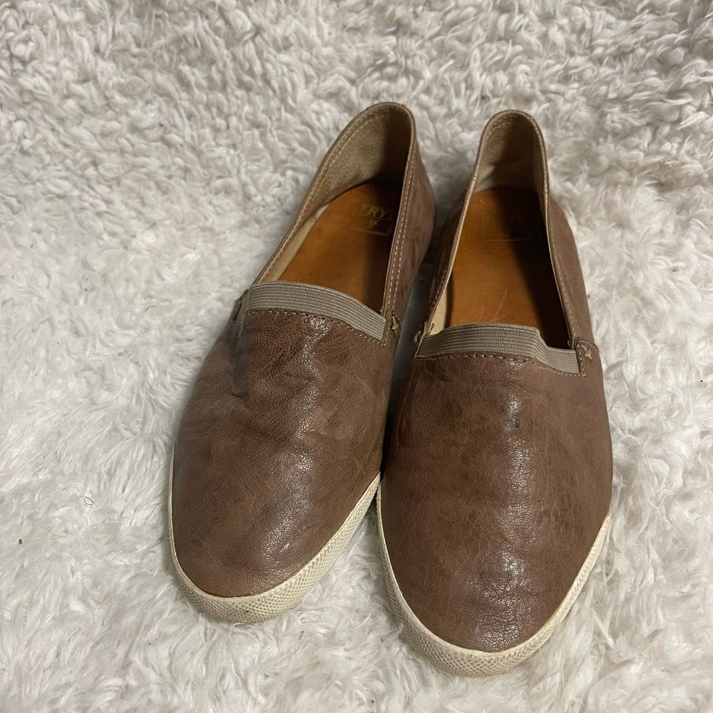 Frye Melanie antique Brown leather slip on flats rubber soles size 9.5